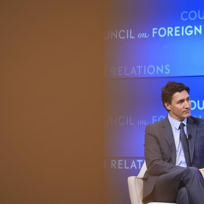 Sudan crisis: ºÚÁϳԹÏÍøs attempt land evacuations as calls for mediation continue